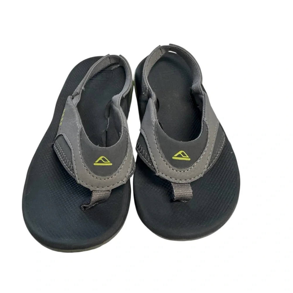 Reef Little Flanning Gray  Flip Flops Size 9-10